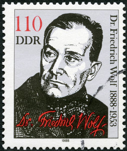 DDR-Briefmarke zum 100. Geburtstag Wolfs