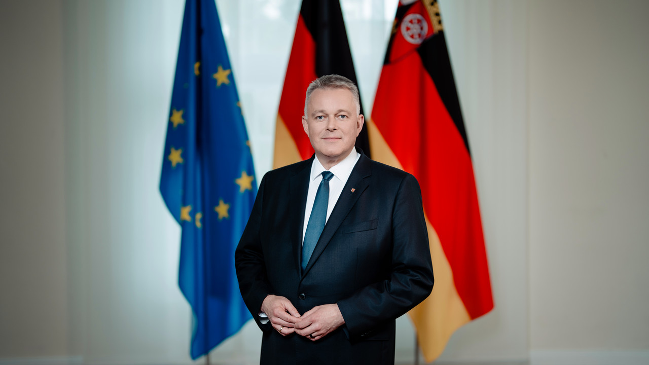 Porträtfoto Ministerpräsident Gordon Schnieder