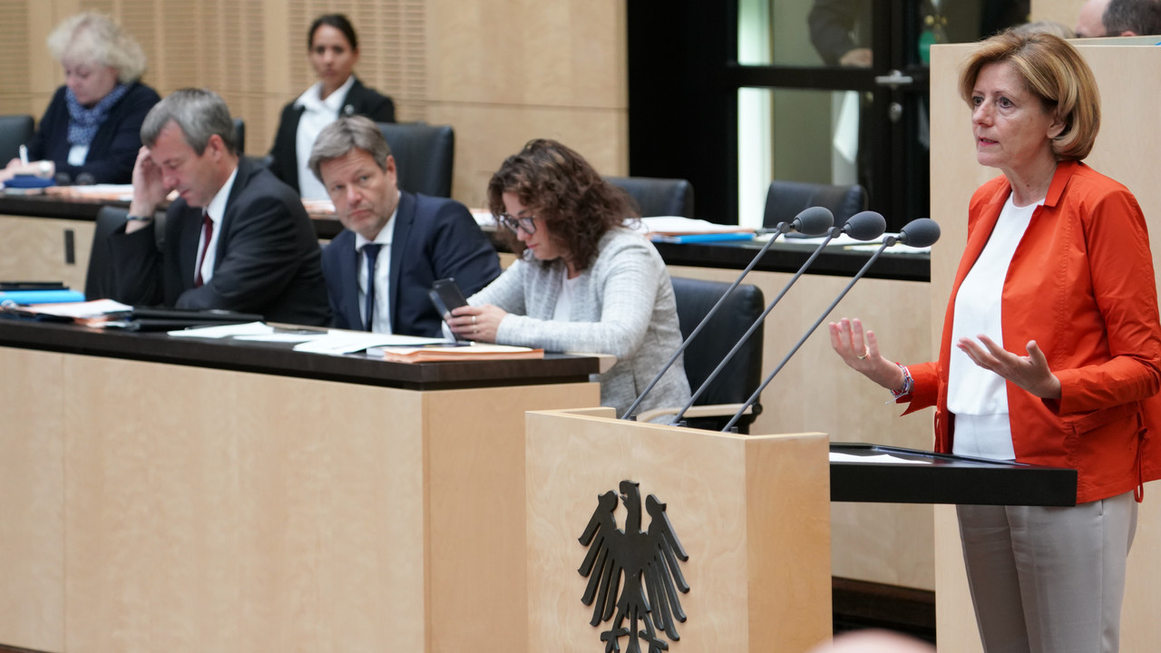 Ministerpräsidentin Malu Dreyer spricht im Bundesrat; Foto: Sascha Radke