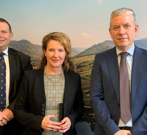 Heike Raab mit Konsul Mihalov und Honorarkonsul Gahr (rechts)