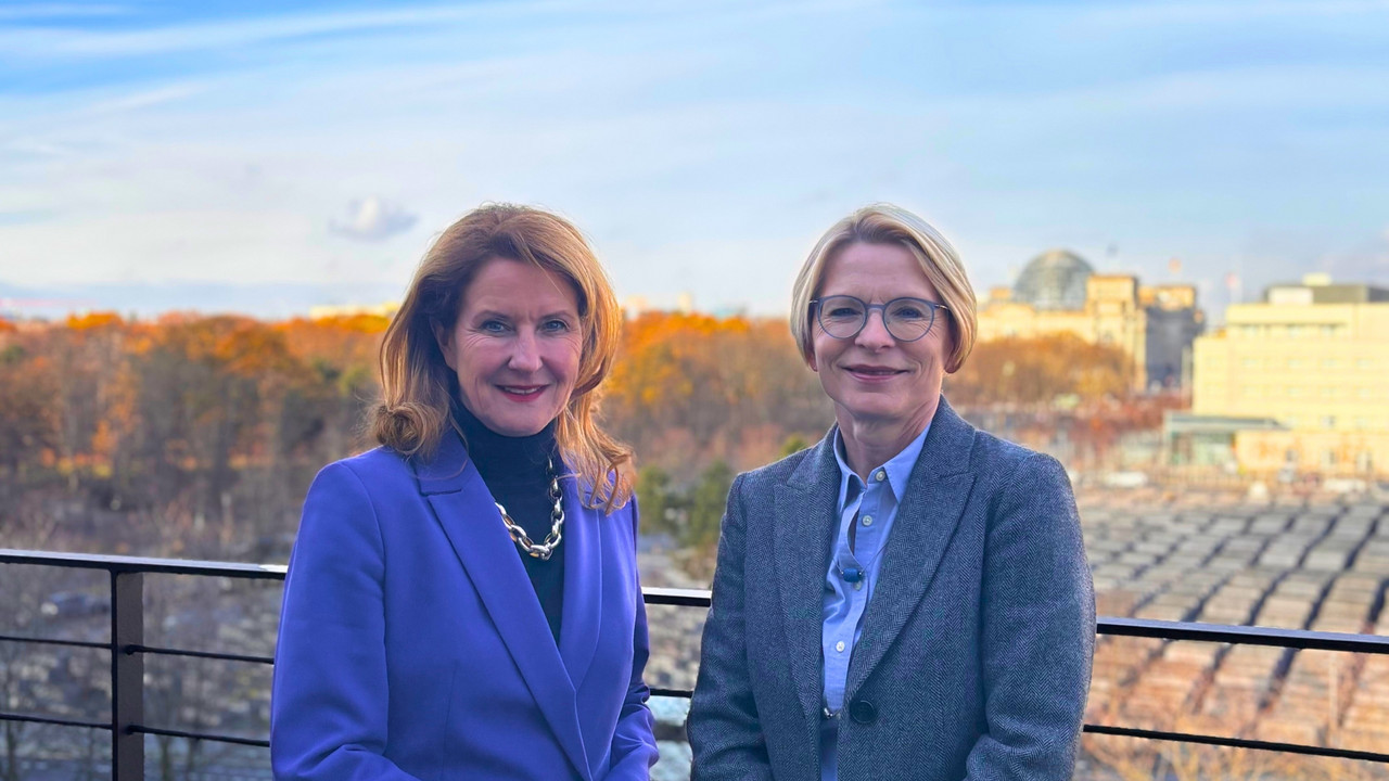 Botschafterin Livia Leu und Staatssekretärin Heike Raab