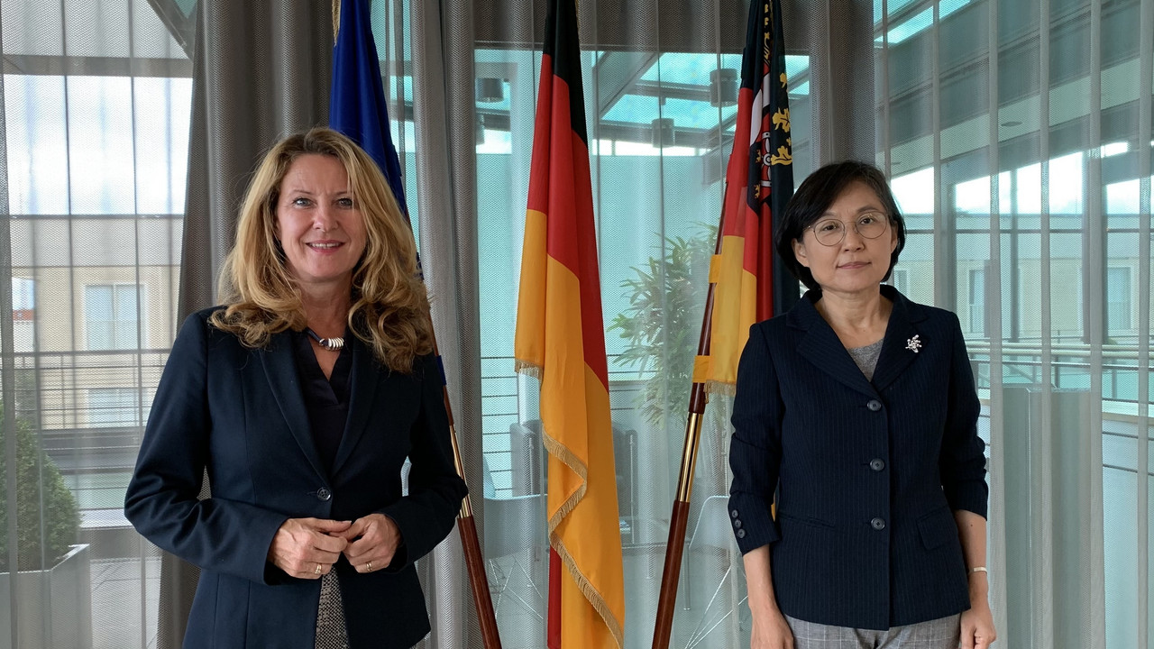 Staatssekretärin Heike Raab und Botschafterin Cho