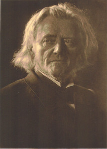 Neumayer im Jahr 1905 mit wehendem weißen Haar