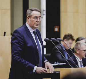 Ministerpräsident Alexander Schweitzer im Bundesrat