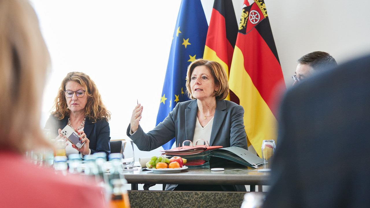 Archivbild: Ministerpräsidentin Malu Dreyer bei einer Sitzung des Ministerrates.