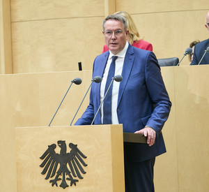 Ministerpräsident Alexander Schweitzer im Bundesrat